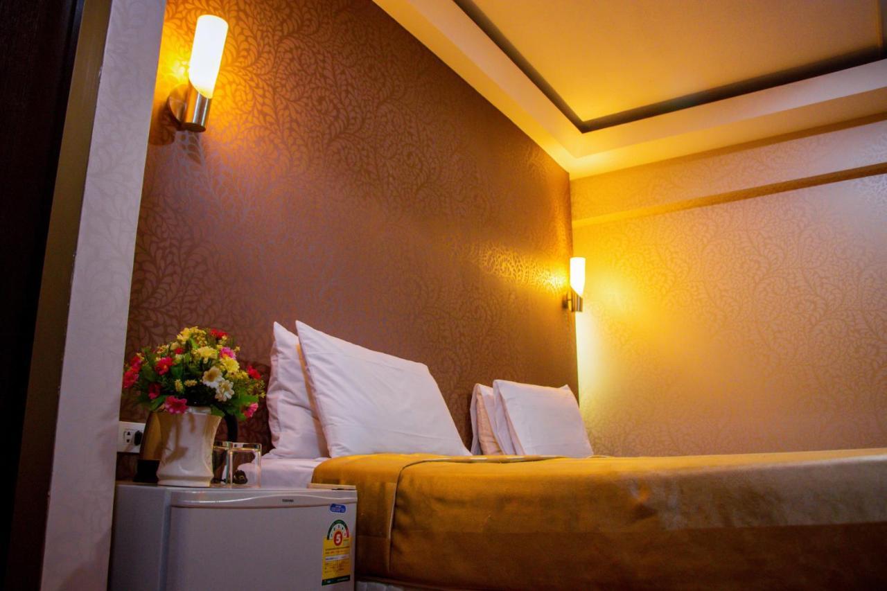 Visiting Card Hotel & Resort Bangkok Eksteriør bilde